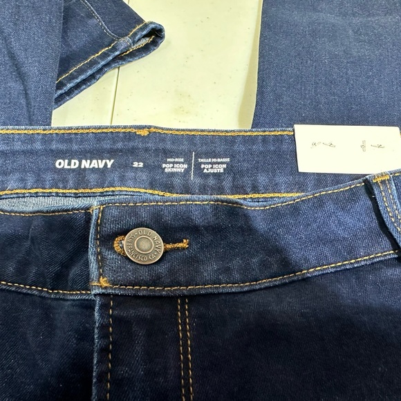 Old Navy Mid-Rise Pop Icon Skinny Jeans Size 22 NWT - Picture 4 of 4